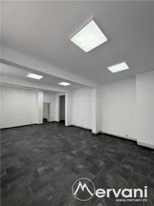 Spatiu comercial de inchiriat in Campina - Campina