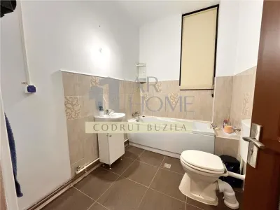 Inchiriere spatiu comercial sau locuinta, ultracentral Ploiesti - foto 4