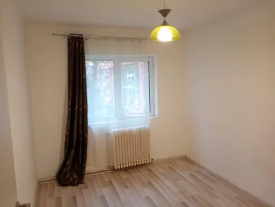 Apartament de vanzare 3 camere, Centru - foto 2