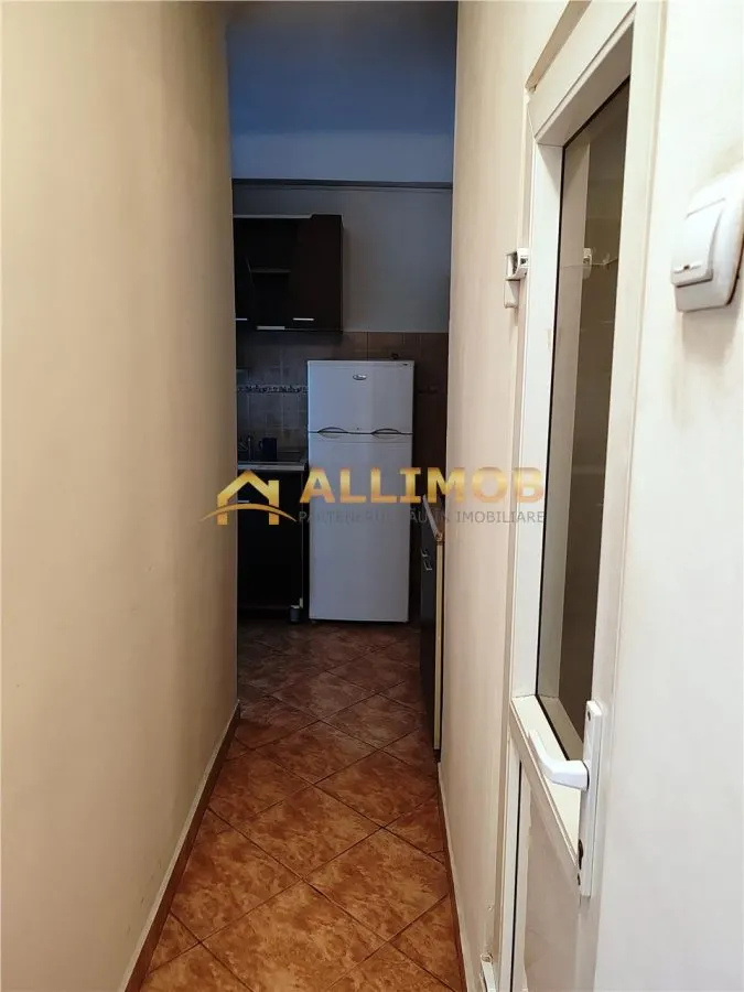 Garsoniera in Ploiesti, zona ultracentrala - foto 8