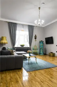 Piata Sfanta Maria, apartament 2 camere, cladire istorica - Timisoara
