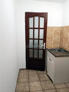 Apartament 2 camere ultracentral in Moldova Noua - foto 7
