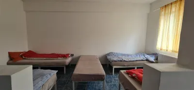 Cazare muncitori garsoniere/apartamente la curte in Vladimirescu - foto 13