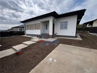 Casa Superba 4 camere cu 2 bai beci terasa Valea Adanca - foto 12
