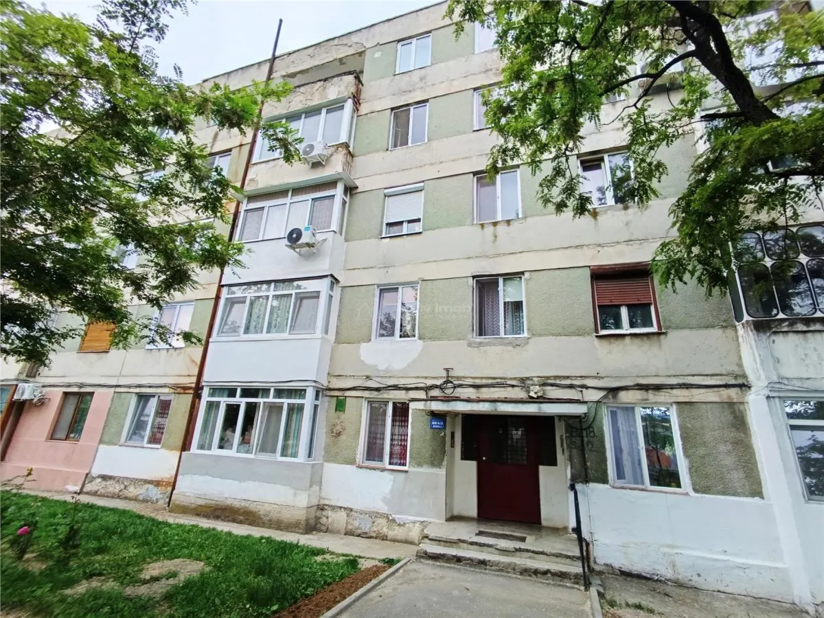Apartament 2 camere in zona centrala Moldova Noua - foto 12