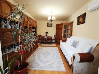 Apartament 2 camere in zona centrala Moldova Noua - foto 3