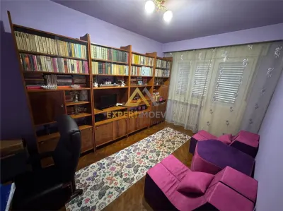 Apartament de vanzare cu 4 camere, Str. Moldovei-Central - foto 4
