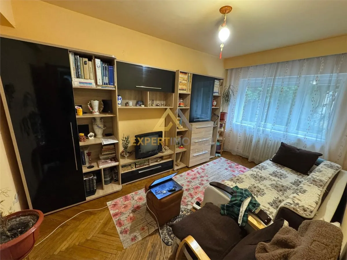Apartament de vanzare cu 4 camere, Str. Moldovei-Central - foto 7