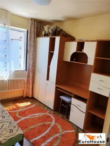 Apartament 3 Camere De Vanzare , Cetate - foto 2