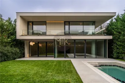 Vila de Lux Individuala cu Piscina si Finisaje Premium - 7 cam. | Iancu Nicolae - Bucuresti