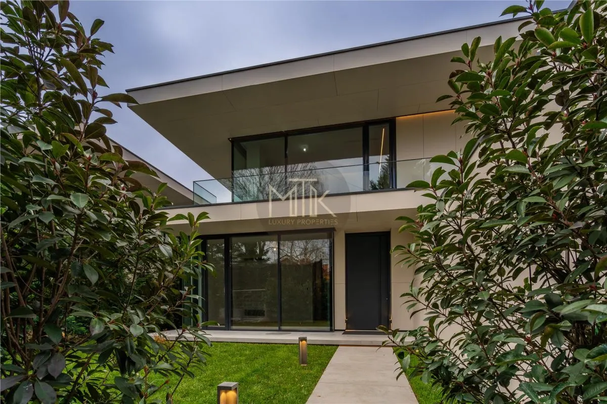 Vila de Lux Individuala cu Piscina si Finisaje Premium - 7 cam. | Iancu Nicolae - foto 2