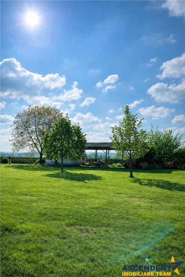 Transilvania Camping, domeniu de 14.400mp,Sanmarghita de Mures:2cladiri, apartamente,potential exceptional - foto 6