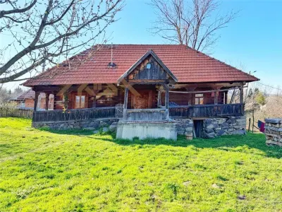 Gospodarie traditionala maramureseana pe 53 ari teren, sat Breb - Breb