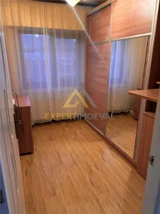 Apartament central 4 camere 80 mp utili etaj 2 - foto 17