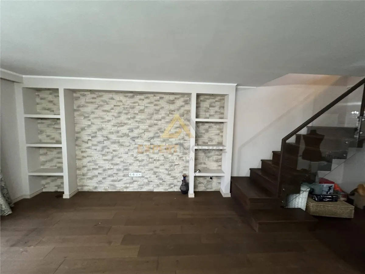 PENTHOUSE DE VANZARE  langa Hotel Europa - foto 6