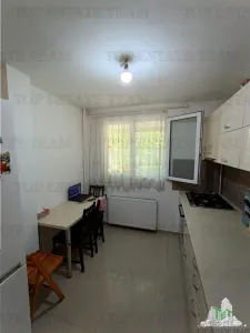 Apartament modern cu 4 camere plus boxa, cu SU de 75mp, parter/4, zona OZANA, la 10 , 15 minute pietonal de statia de metrou 1 Dec 1918. - foto 9