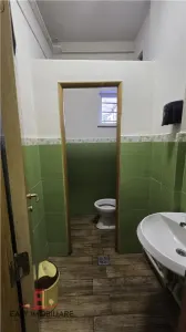 Spatiu comercial 45mp, vitrina, Dambu Pietros, grup sanitar, 2 zone acces. - foto 8
