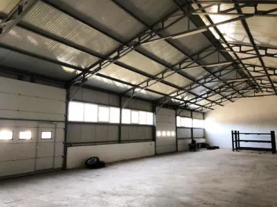 Hala de 440 mp si rampa betonata de 1340 mp in Blejoi. - foto 5