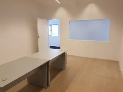 Spatiu birouri si depozit in Ploiesti, zona Xenia. - foto 23