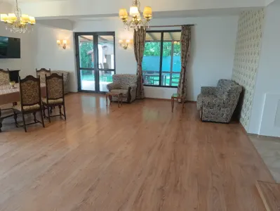 Vila 4 camere in Snagov, suprafata utila 240 mp, suprafata teren 1100 mp. - foto 2