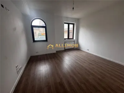 Apartament cu 2 camere, curte 100 mp, garaj si boxa, Zona Bulevardul Independentei Ploiesti. - Ploiesti