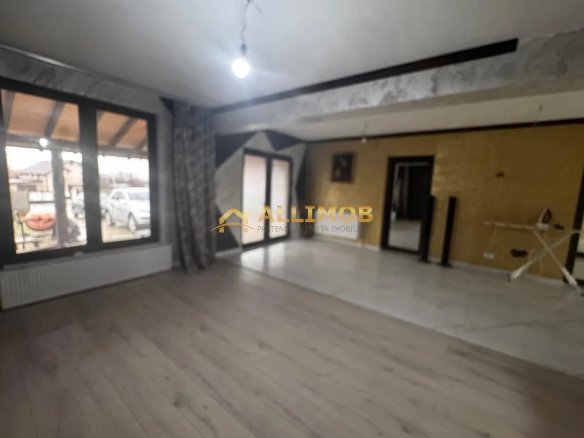 Casa 7 camere in Manesti. - foto 1