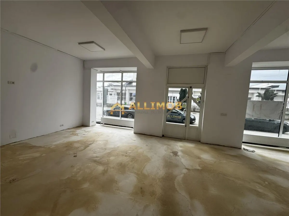 Spatiu comercial de 120 mp in Plopeni, zona cu vad . - foto 1