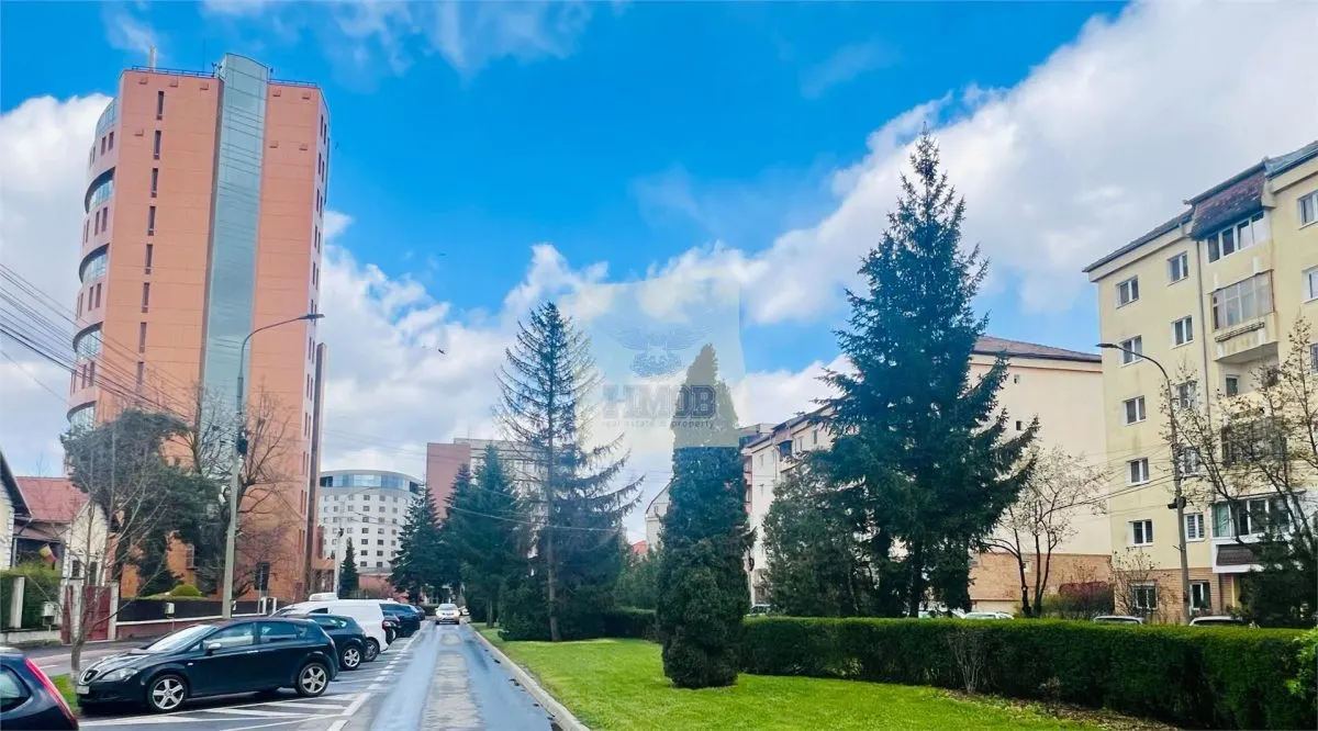 Apartament Pet Friendly etajul 1 cu  3 camere balcon zona centrala - foto 1