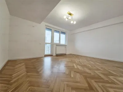 Vanzare apartament 3 camere | ultracentral | Piata Universității | Teatru Național | etaj 7/9 | decomandat | 77mp utili | renovat | bloc 1971 | - foto 2