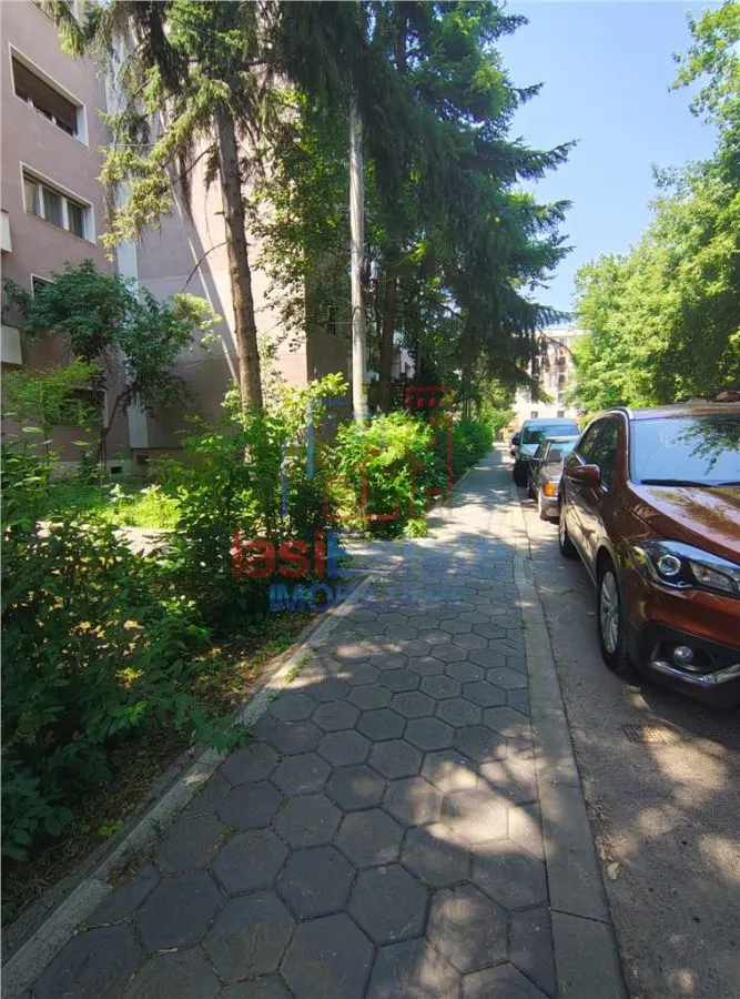 Ocazie - Copou - Parc - Apartament 4 camere cu garaj si boxa - foto 2