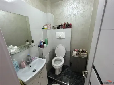 Apartament cu 3 camere  de vanzare, zona Comisia Centrala - foto 14