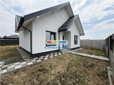 Casa individuala 4 camere-Incalzire pardoaseala-toate utilitatile - Teghes