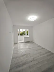 Garsoniera, 27 mp, renovata recent, totul nou, Tractorul, Brasov - Brasov