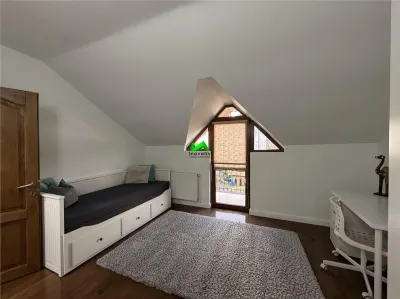 Casa individuala de inchiriat 3 camere Sibiu Central Rennes - foto 11