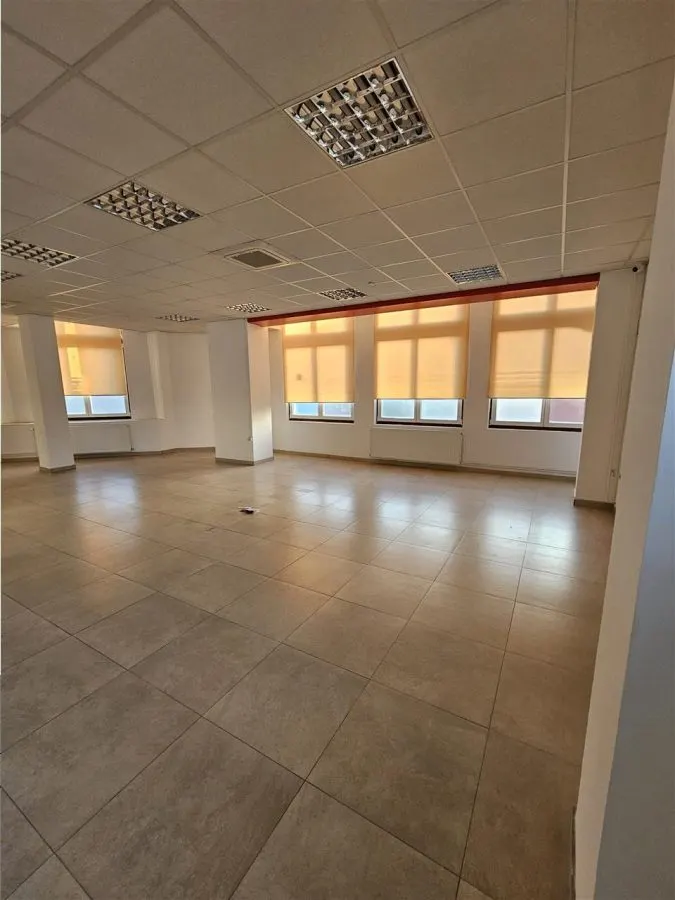 Cladire Birouri - 900 mp - Piata Cibin - Clinica Medicala - IT - Servicii - foto 1