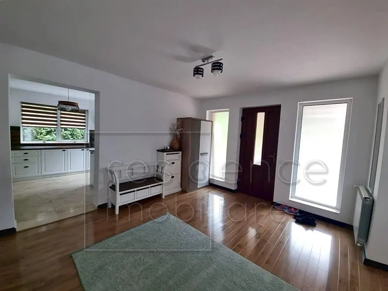 Pet friendly! Casa spatioasa cu 5 camere, Europa+2 Garaje - foto 17