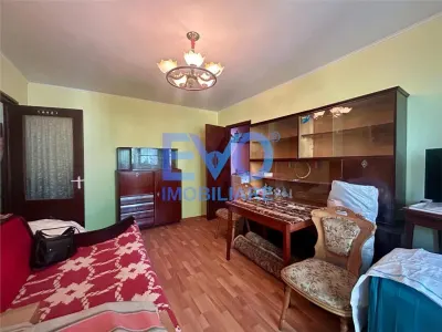 APARTAMENT CU 3 CAMERE DE VANZARE, ETAJ INTERMEDIAR, ZIMBRU - foto 3