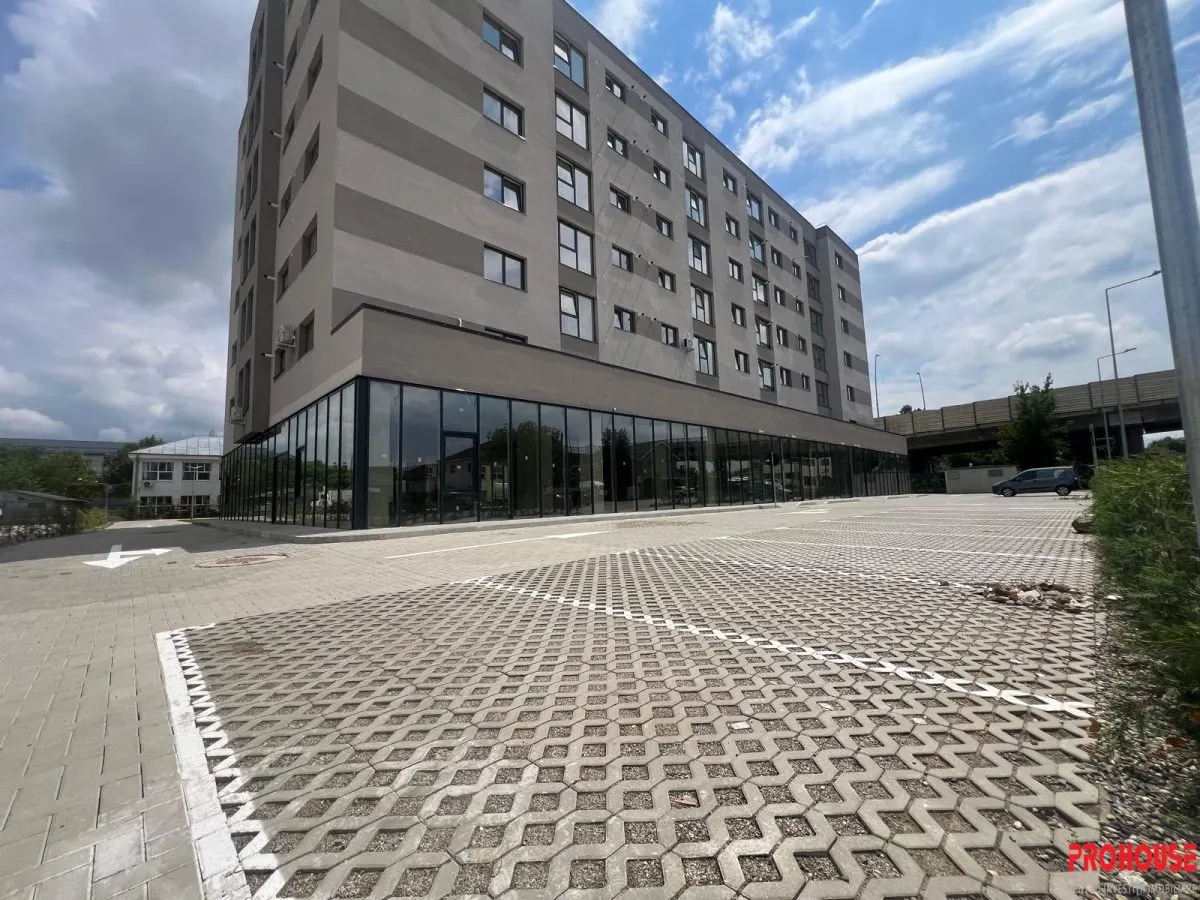 Spațiu comercial modern 155 mp, la cheie, cu două intrări – Bacău - foto 1