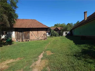 Teren intravilan si cladiri in Lunca - foto 2