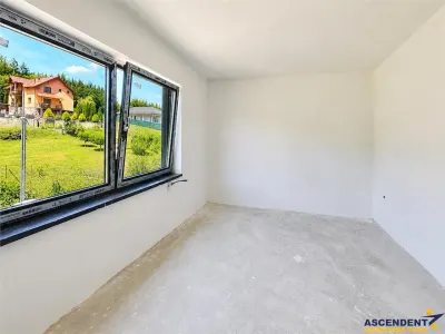 Casa noua, moderna, P + 1E, langa padure, Voiniceni, 6km de Targu Mures. - foto 5