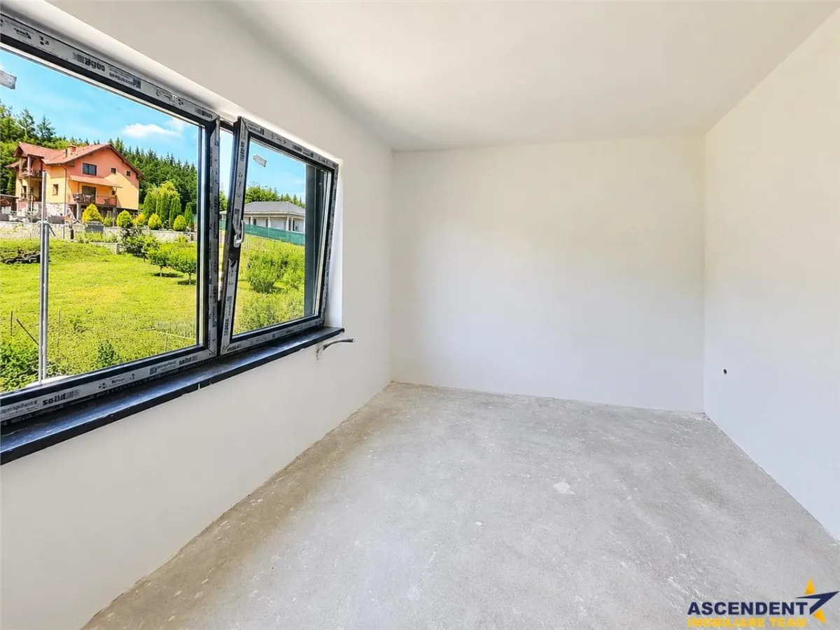 Casa noua, moderna, P + 1E, langa padure, Voiniceni, 6km de Targu Mures. - foto 5