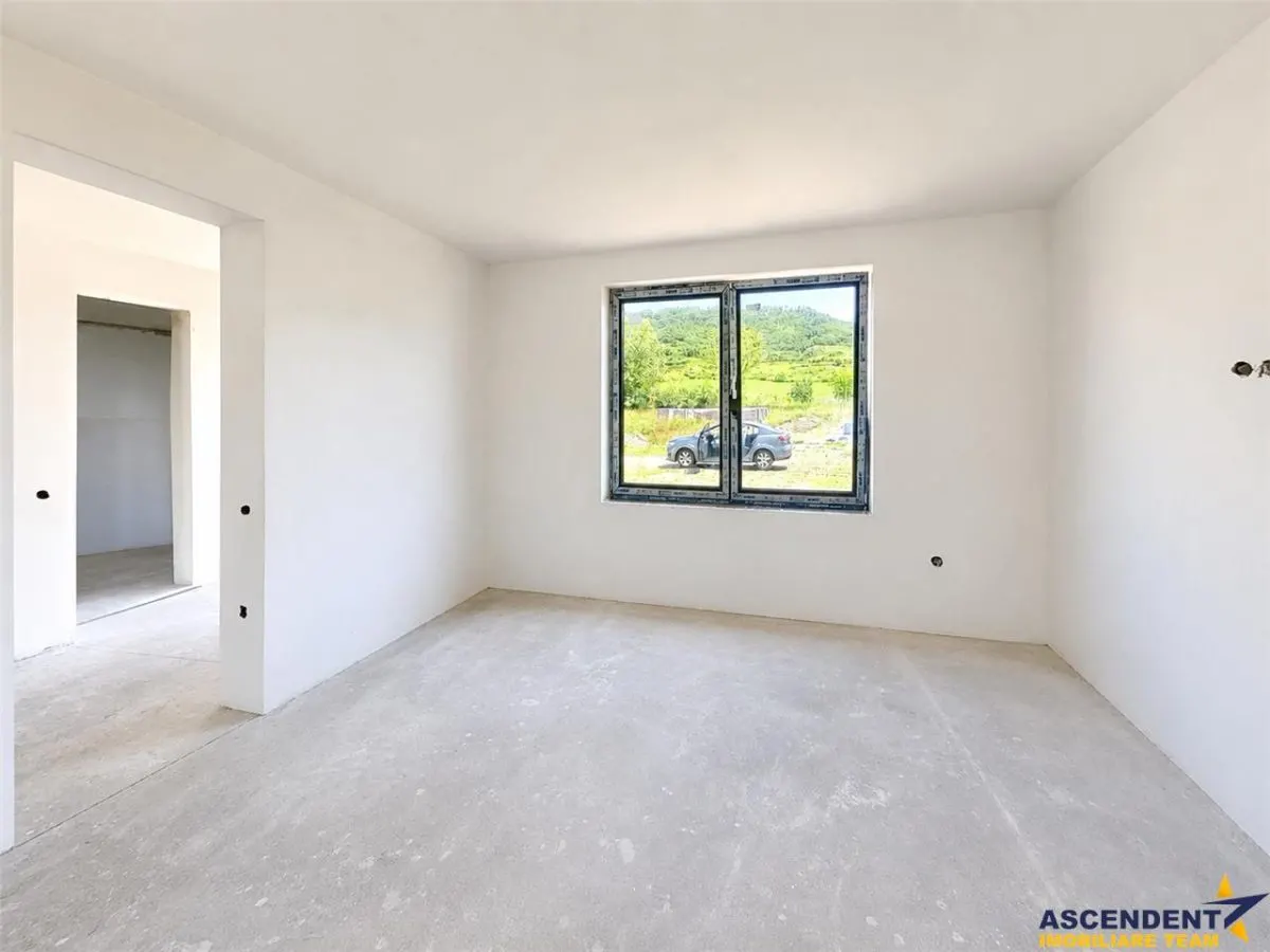 Casa noua, moderna, P + 1E, langa padure, Voiniceni, 6km de Targu Mures. - foto 7