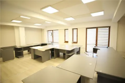 Birou 55 mp, Centru, Etaj 1, Renovat, Targu Mures, parcare - Targu Mures