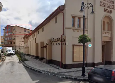Apartament 3 camere ultracentral - Brad
