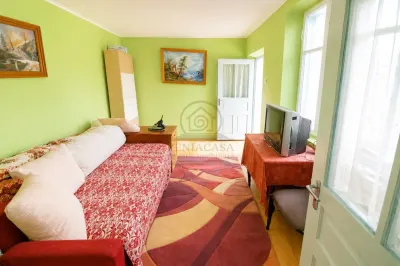 Casa batraneasca Raducaneni Iasi + 4300 mp teren, ASFALT ! - foto 4