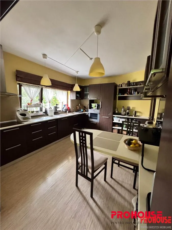 Vila exclusivistă de vânzare în Șerbănești – Eleganță, confort și intimitate  - foto 16