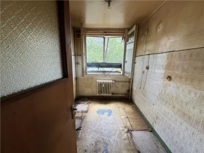 Vanzare apartament 3 Camere Uverturii  Militari - Necesita Renovare - foto 7