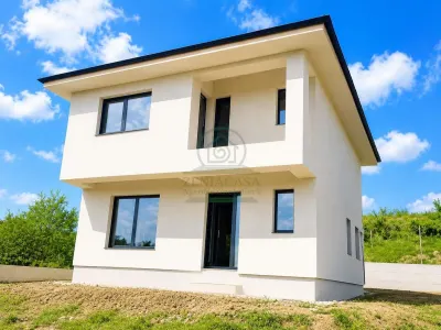 Casa 4 camere Tomesti Iasi , Parter + Etaj, CANALIZARE! - Tomesti