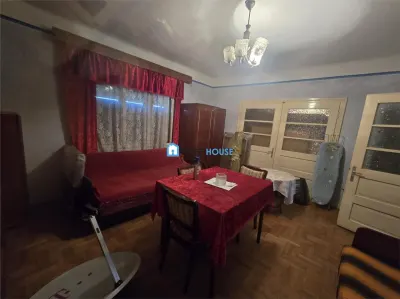 Casa cu trei camere in zona centrala teren generos - foto 7