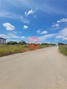 Teren Intravilan Lazu, 500mp, Pozitionare Excelenta Deschidere la 2 Strazi - foto 2